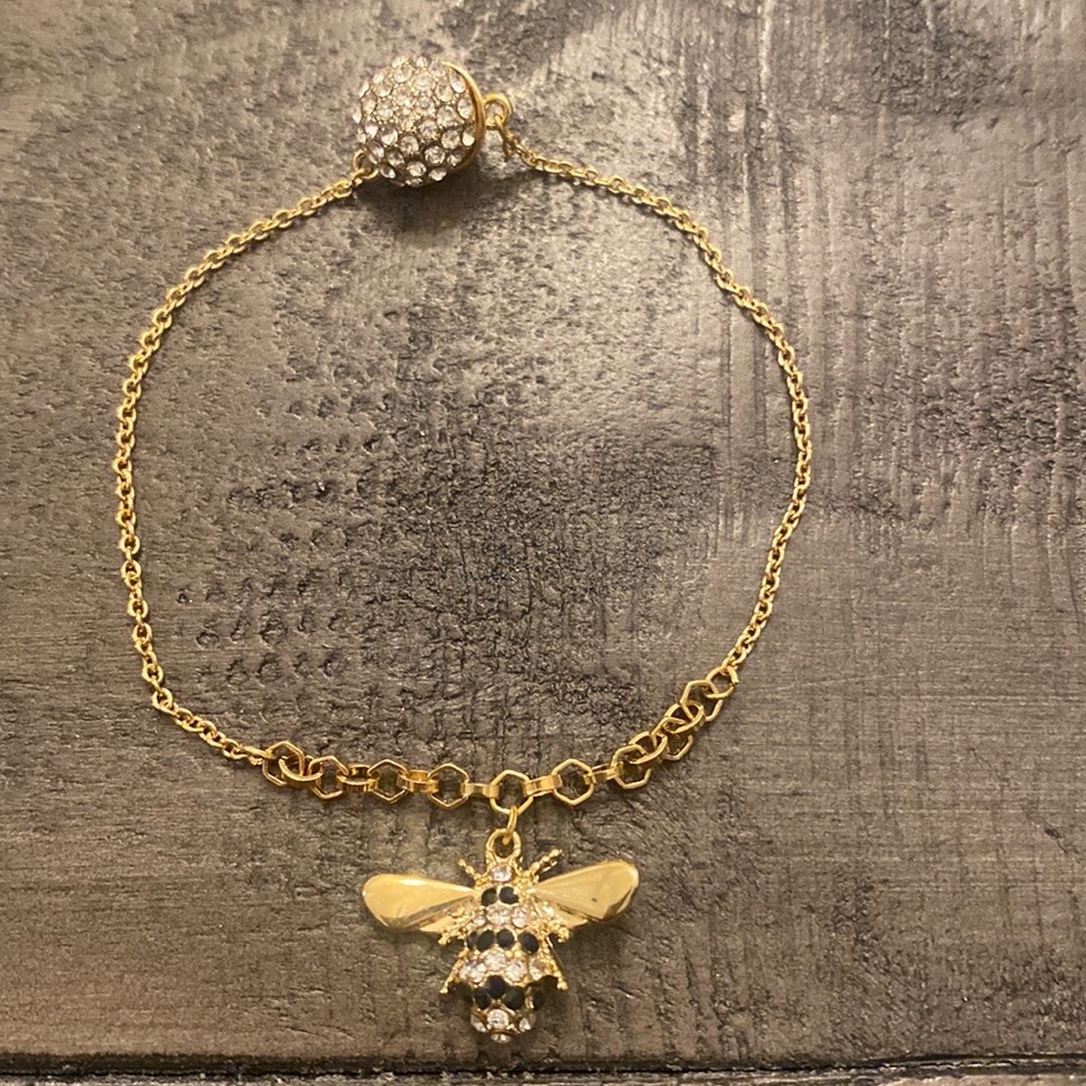 GOLD STAINLESS STEEL BEE BRACELET